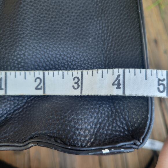 KENDALL + KYLIE Claire Black Crossbody Shoulder Bag – Excellent Pre-Owned - Picture 8 of 8